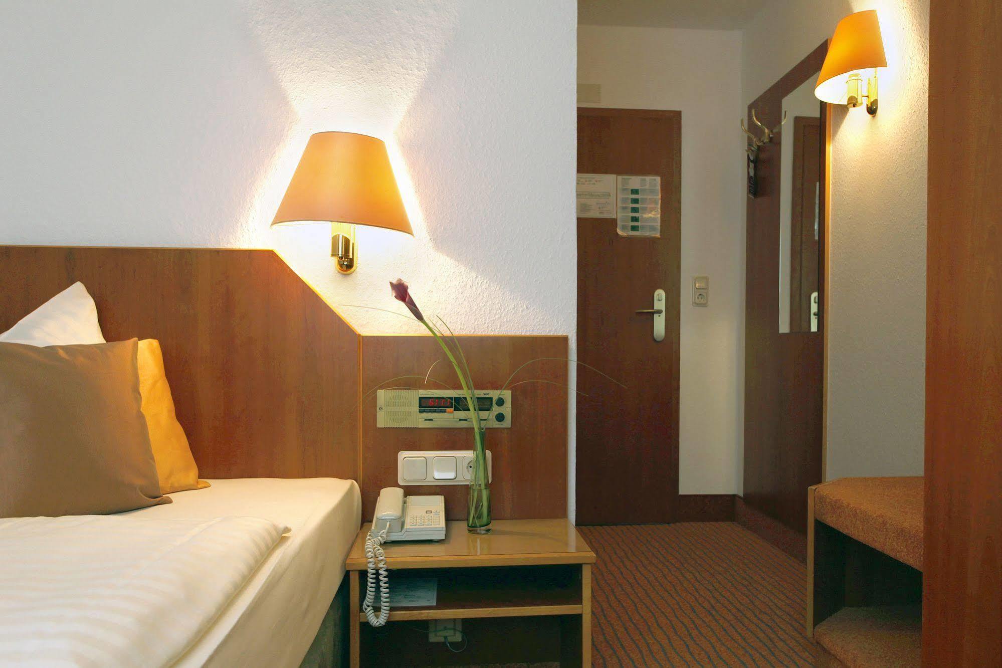 Kleefelder Hof Hotel Hannover Exterior photo